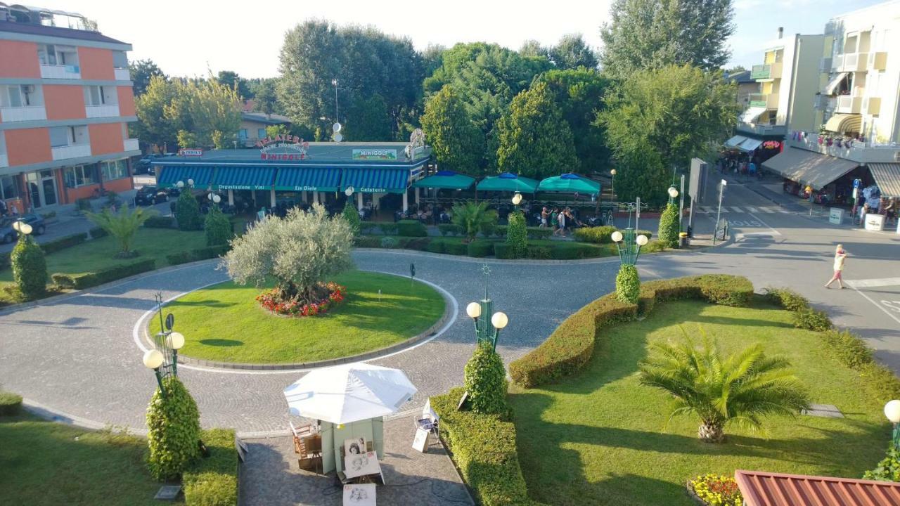 Hotel Adriatico Bibione Exterior photo